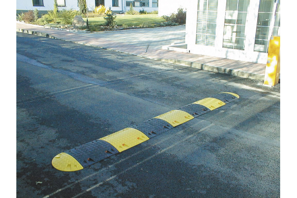 Zpomalovací práh koncový - žlutý (10km/h)